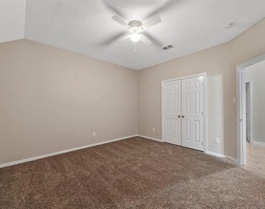 1713 Grand Canyon Way - Photo Thumbnail 20