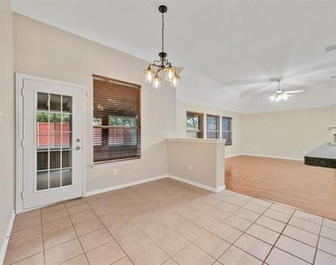 1713 Grand Canyon Way - Photo Thumbnail 8