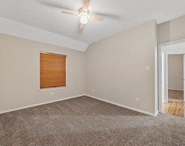 1713 Grand Canyon Way - Photo Thumbnail 23