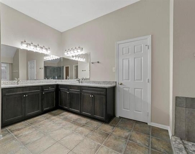 1713 Grand Canyon Way - Photo Thumbnail 15