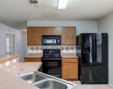 9804 Thomas Jefferson Drive - Photo Thumbnail 6