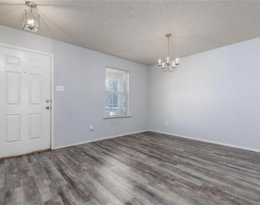 9804 Thomas Jefferson Drive - Photo Thumbnail 4