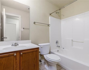 9804 Thomas Jefferson Drive - Photo Thumbnail 15