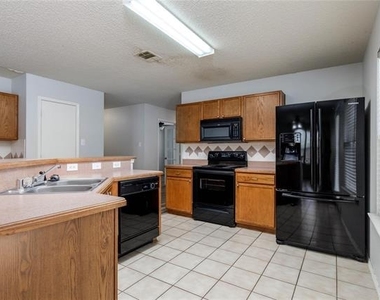 9804 Thomas Jefferson Drive - Photo Thumbnail 8