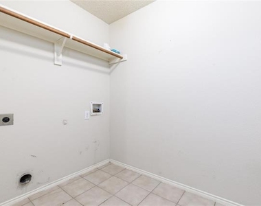 9804 Thomas Jefferson Drive - Photo Thumbnail 16