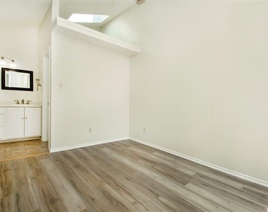 4242 N Capistrano Drive - Photo Thumbnail 19