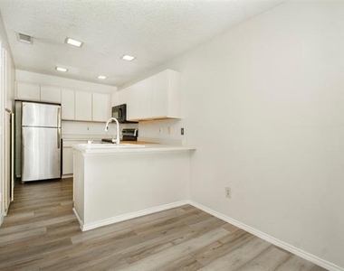 4242 N Capistrano Drive - Photo Thumbnail 12