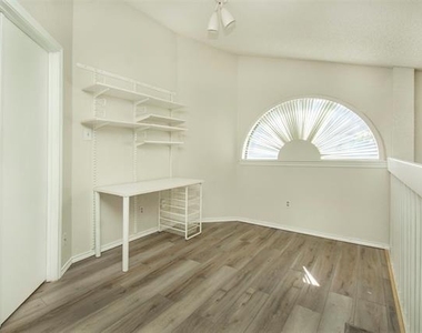 4242 N Capistrano Drive - Photo Thumbnail 18