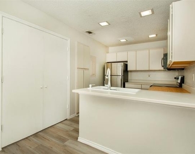 4242 N Capistrano Drive - Photo Thumbnail 16