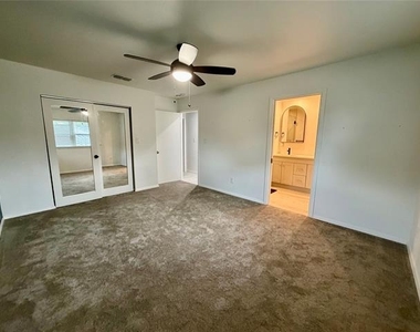 2021 Lexington Place - Photo Thumbnail 14