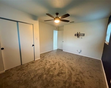 2021 Lexington Place - Photo Thumbnail 18