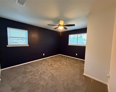 2021 Lexington Place - Photo Thumbnail 17