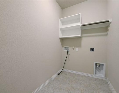 16629 Amistad Avenue - Photo Thumbnail 11