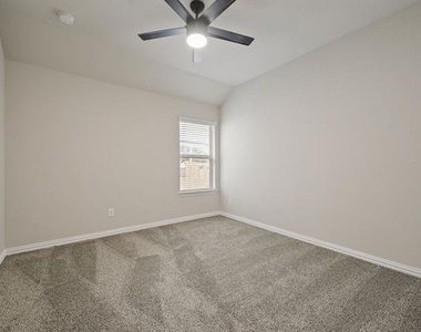 16629 Amistad Avenue - Photo Thumbnail 8
