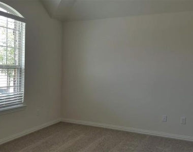 6132 Halton Drive - Photo Thumbnail 15