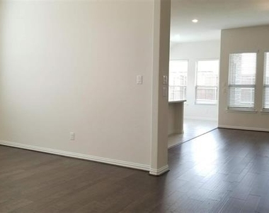 6132 Halton Drive - Photo Thumbnail 9