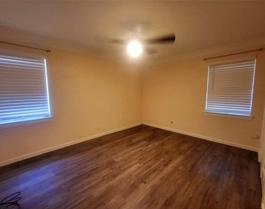 8609 Jennie Lee - Photo Thumbnail 7