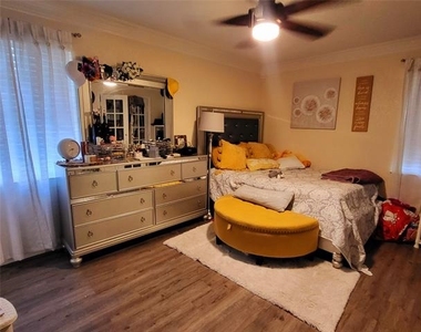 8609 Jennie Lee - Photo Thumbnail 5