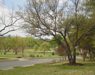 6831 La Vista Drive - Photo Thumbnail 13