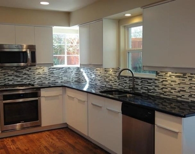 6831 La Vista Drive - Photo Thumbnail 3
