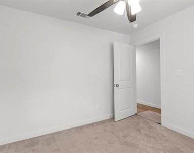 312 E Shepherd Street - Photo Thumbnail 8