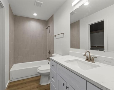 312 E Shepherd Street - Photo Thumbnail 11