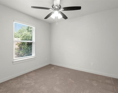 312 E Shepherd Street - Photo Thumbnail 10