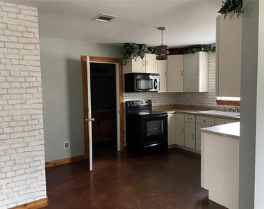 1577 County Road 4757 - Photo Thumbnail 3