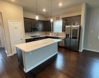 1924 Briar Hill Drive - Photo Thumbnail 2