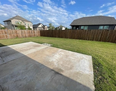 1924 Briar Hill Drive - Photo Thumbnail 18