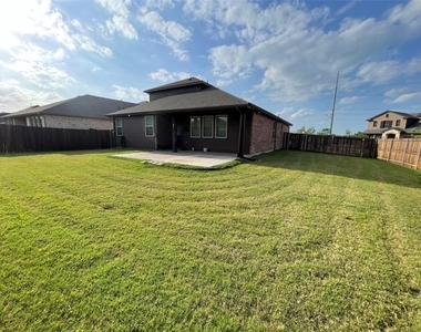 1924 Briar Hill Drive - Photo Thumbnail 19