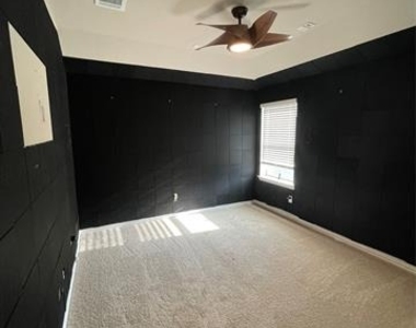 1924 Briar Hill Drive - Photo Thumbnail 16