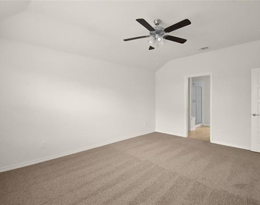 7221 Mayplace Drive - Photo Thumbnail 14