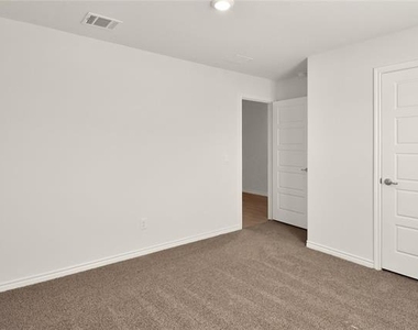 7221 Mayplace Drive - Photo Thumbnail 3