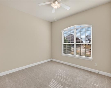 2513 Sabine Circle - Photo Thumbnail 13