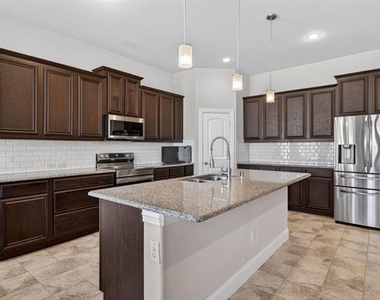 2513 Sabine Circle - Photo Thumbnail 26