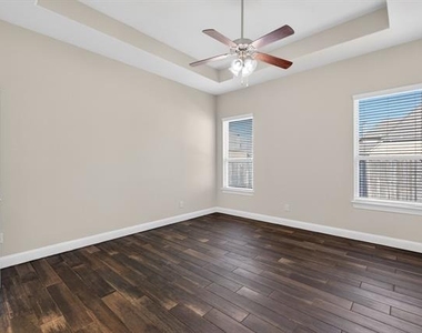 2513 Sabine Circle - Photo Thumbnail 11