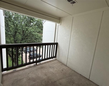 230 E 5th Street - Photo Thumbnail 13