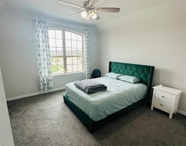 1901 Barnhill Lane - Photo Thumbnail 9
