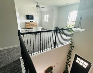 1901 Barnhill Lane - Photo Thumbnail 6