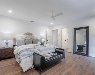 4100 University Boulevard - Photo Thumbnail 10