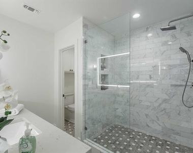 4100 University Boulevard - Photo Thumbnail 11