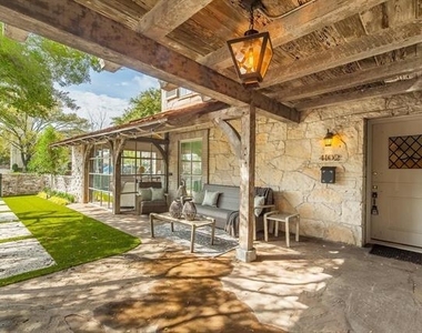 4100 University Boulevard - Photo Thumbnail 1