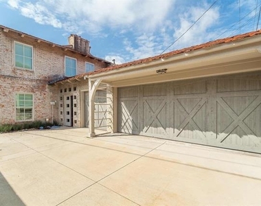 4100 University Boulevard - Photo Thumbnail 12