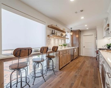 4100 University Boulevard - Photo Thumbnail 9