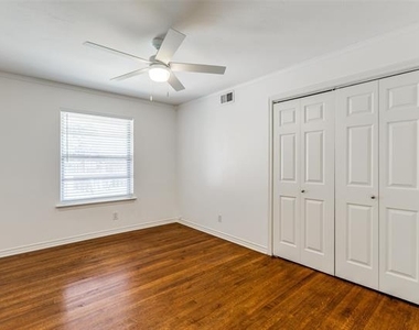 9610 Livenshire Drive - Photo Thumbnail 11