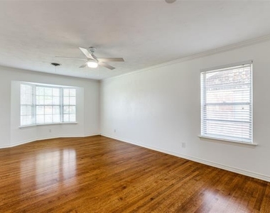 9610 Livenshire Drive - Photo Thumbnail 3