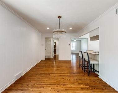 9610 Livenshire Drive - Photo Thumbnail 6
