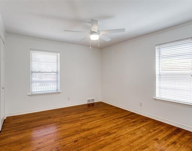 9610 Livenshire Drive - Photo Thumbnail 14