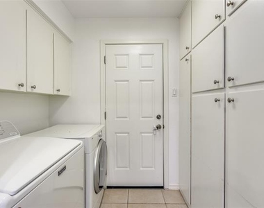 9610 Livenshire Drive - Photo Thumbnail 20